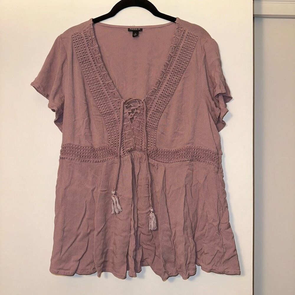 Torrid Women’s Crinkle Gauze Crochet Lace Up Babydoll Shirt Size 1 (XL)
